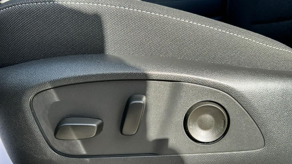 new 2026 Chevrolet Traverse car, priced at $45,398