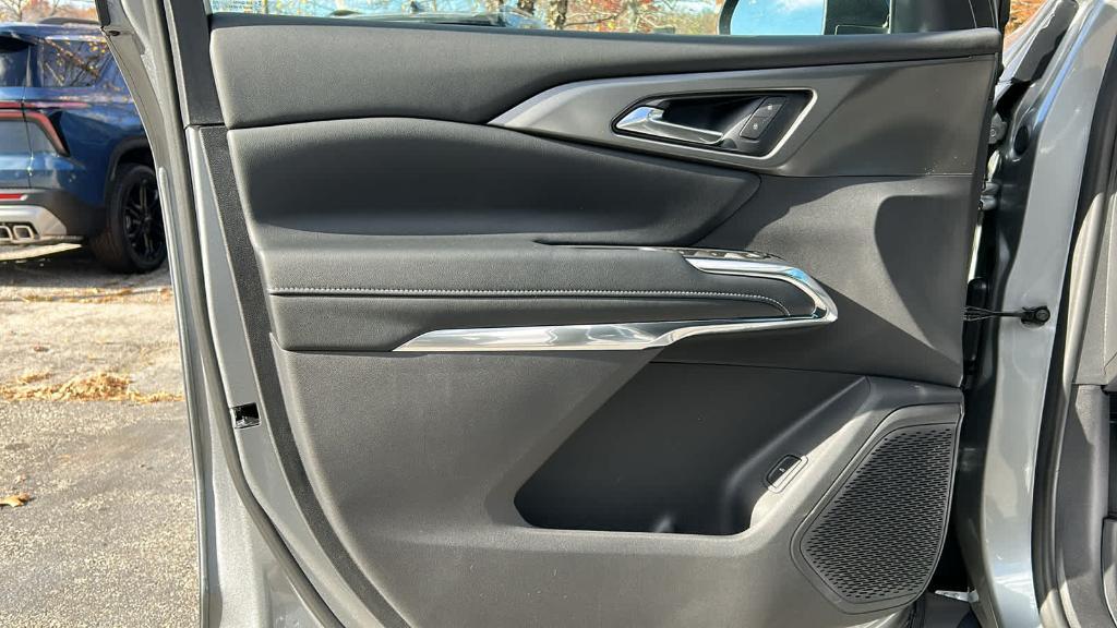 new 2026 Chevrolet Traverse car, priced at $45,398