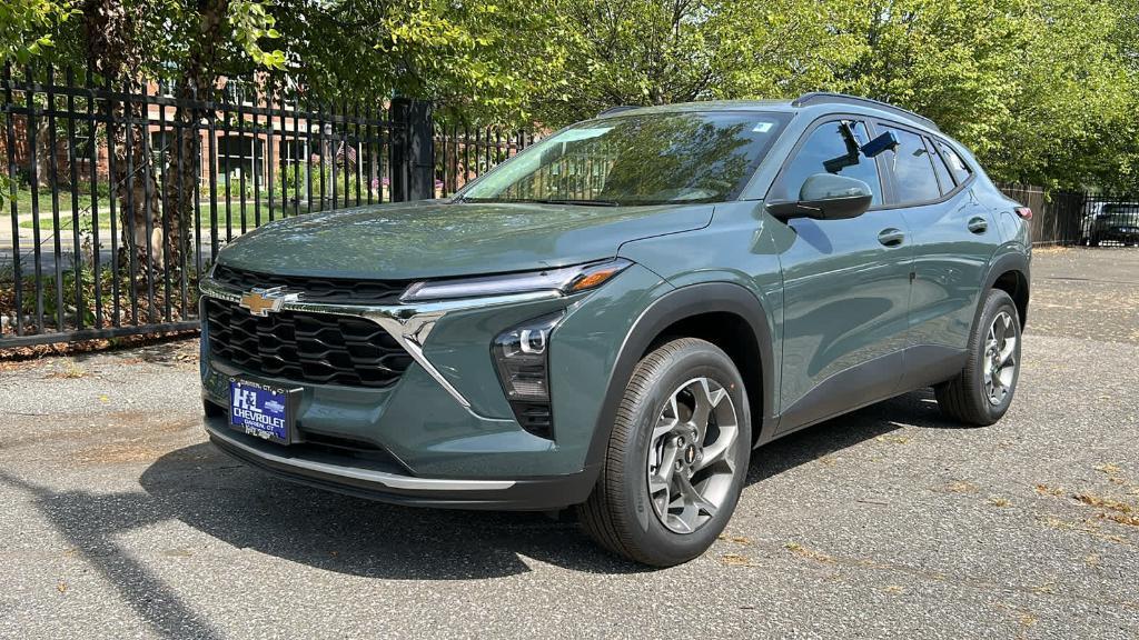 new 2025 Chevrolet Trax car, priced at $26,175