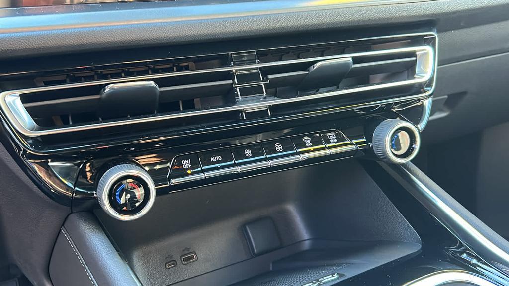 new 2026 Chevrolet Traverse car, priced at $49,288