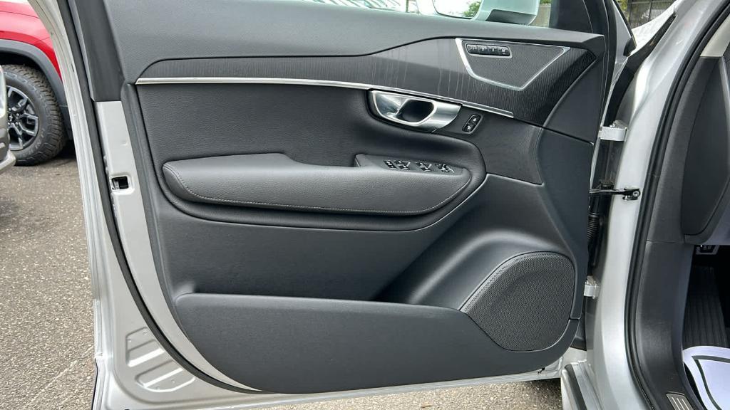 used 2020 Volvo XC90 car, priced at $30,990