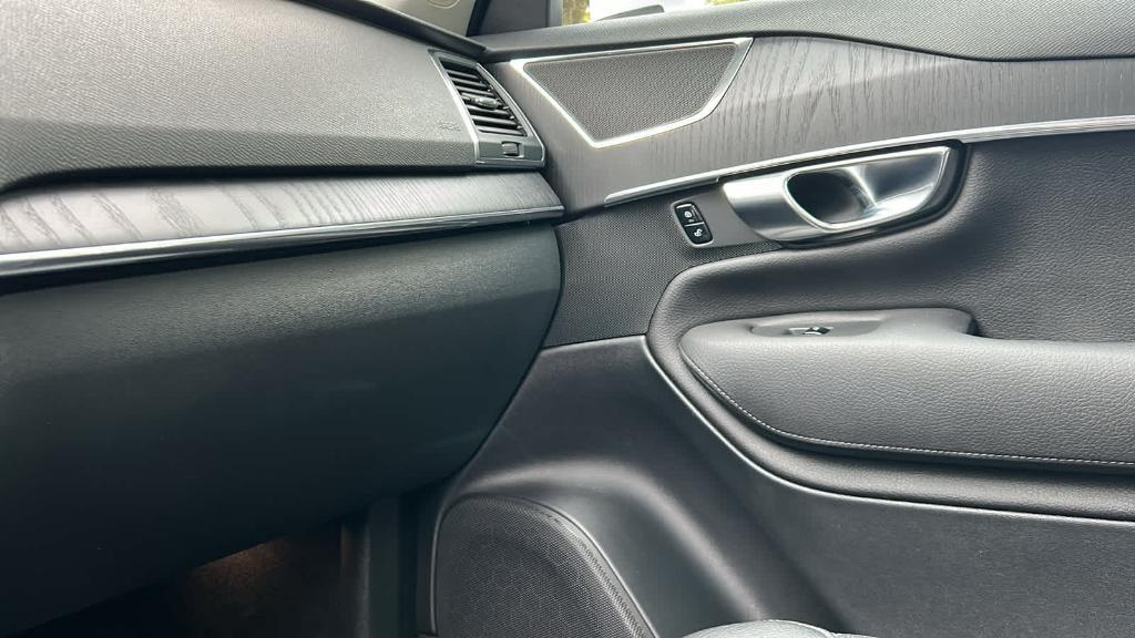 used 2020 Volvo XC90 car, priced at $30,990
