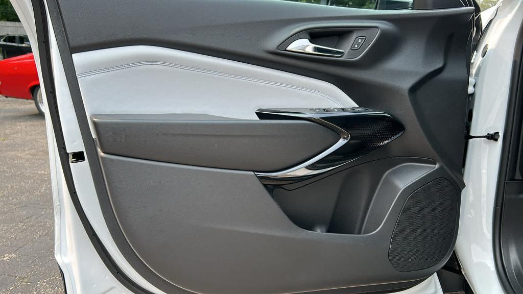 new 2025 Chevrolet Trax car, priced at $25,988