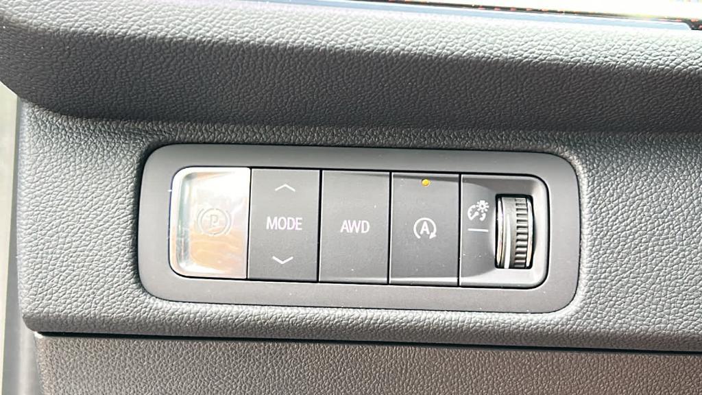 new 2025 Chevrolet Traverse car, priced at $53,998