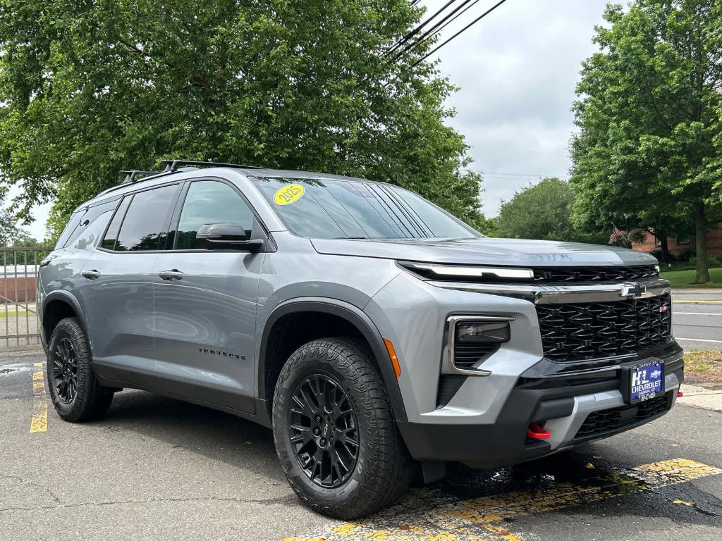 new 2025 Chevrolet Traverse car, priced at $53,998