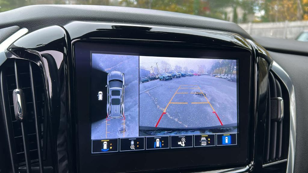 used 2023 Chevrolet Traverse car, priced at $38,990