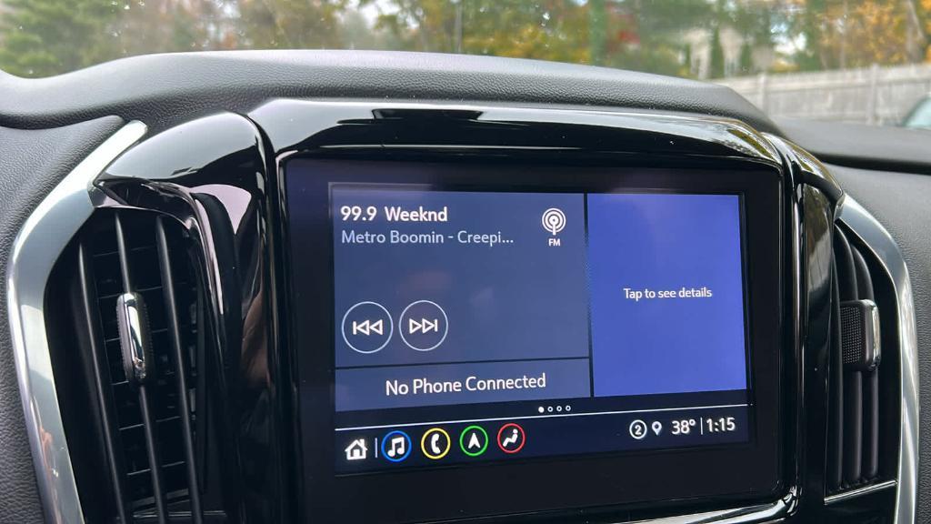 used 2023 Chevrolet Traverse car, priced at $38,990