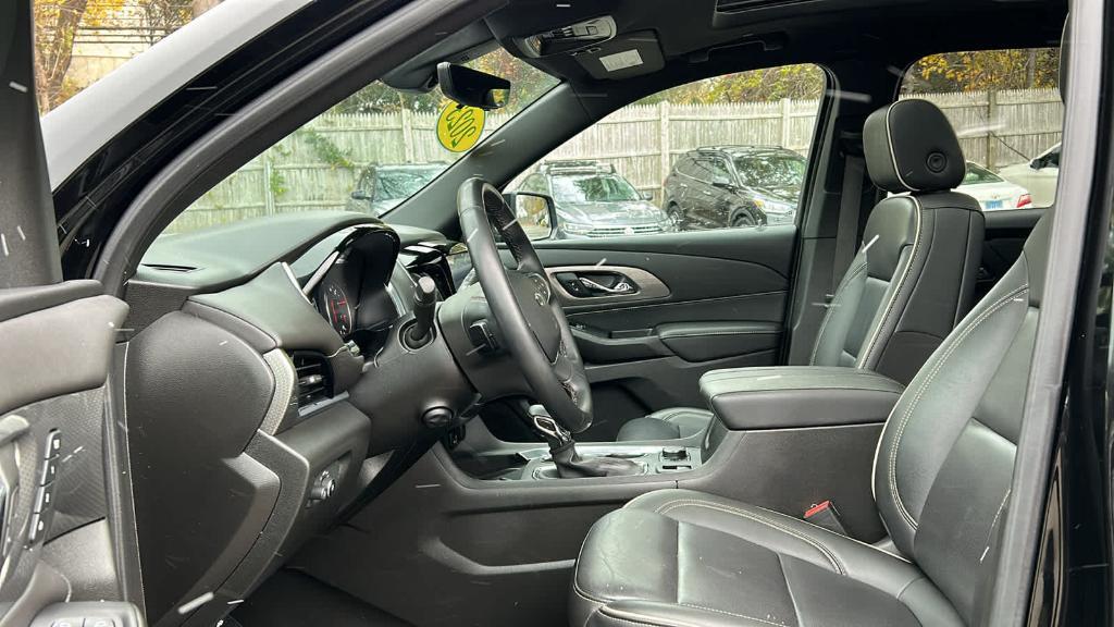used 2023 Chevrolet Traverse car, priced at $38,990