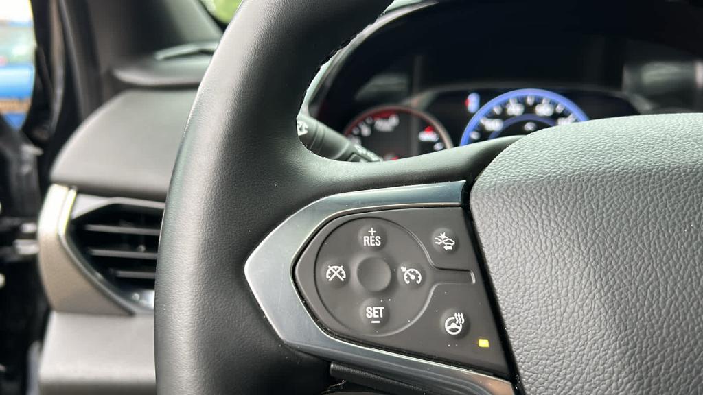 used 2023 Chevrolet Traverse car, priced at $38,990