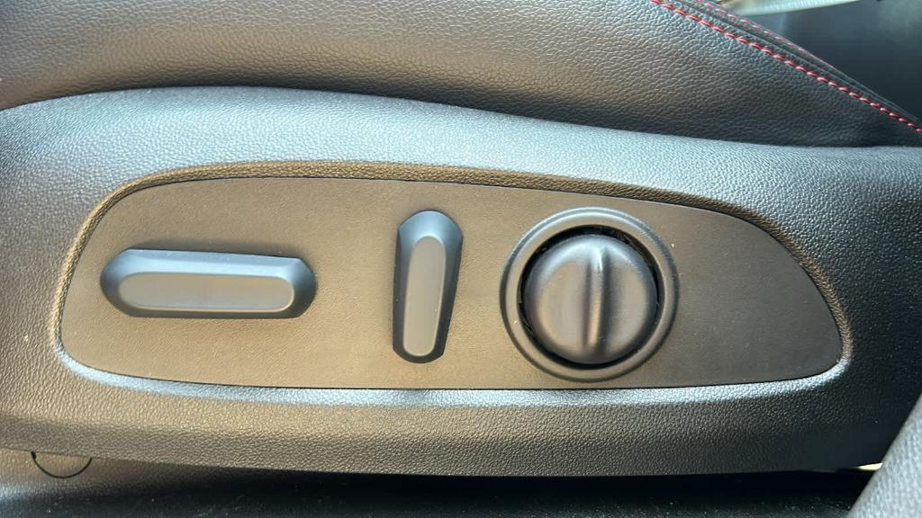 used 2022 Chevrolet Equinox car, priced at $27,990