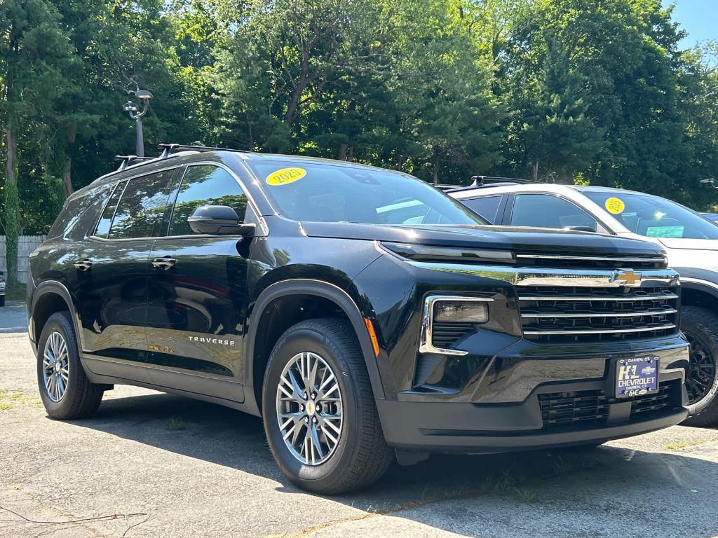 new 2025 Chevrolet Traverse car, priced at $45,898