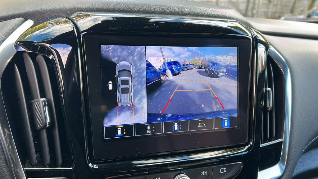 used 2023 Chevrolet Traverse car, priced at $33,990