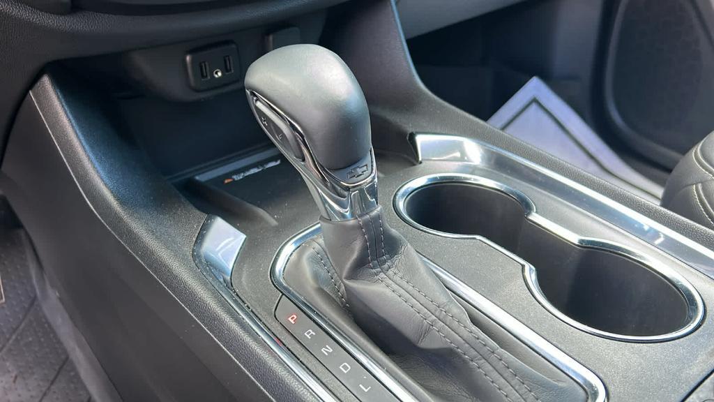 used 2023 Chevrolet Traverse car, priced at $33,990