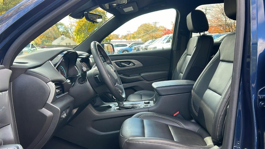 used 2023 Chevrolet Traverse car, priced at $33,990