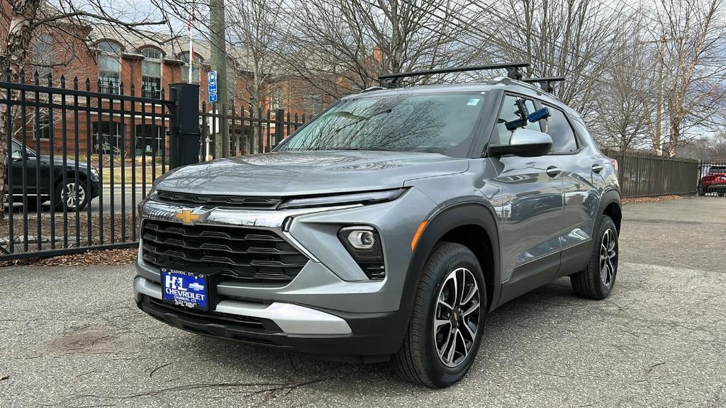 new 2025 Chevrolet TrailBlazer car, priced at $31,025