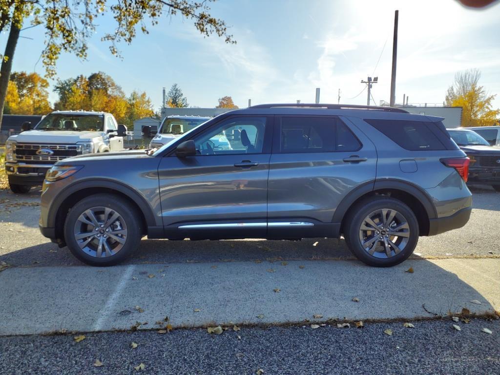 new 2025 Ford Explorer car, priced at $45,356