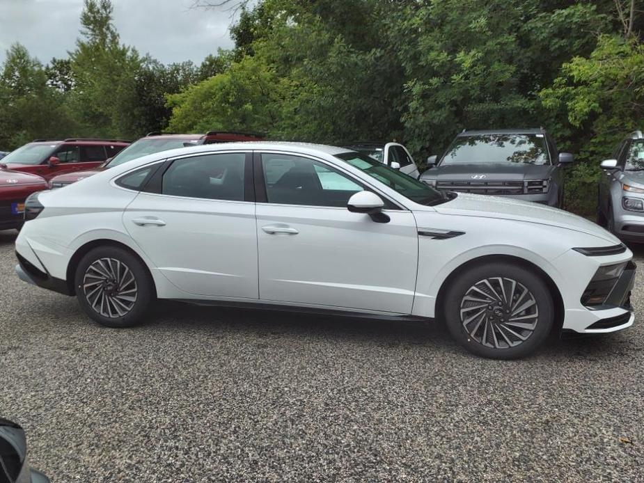 used 2024 Hyundai Sonata Hybrid car, priced at $28,491