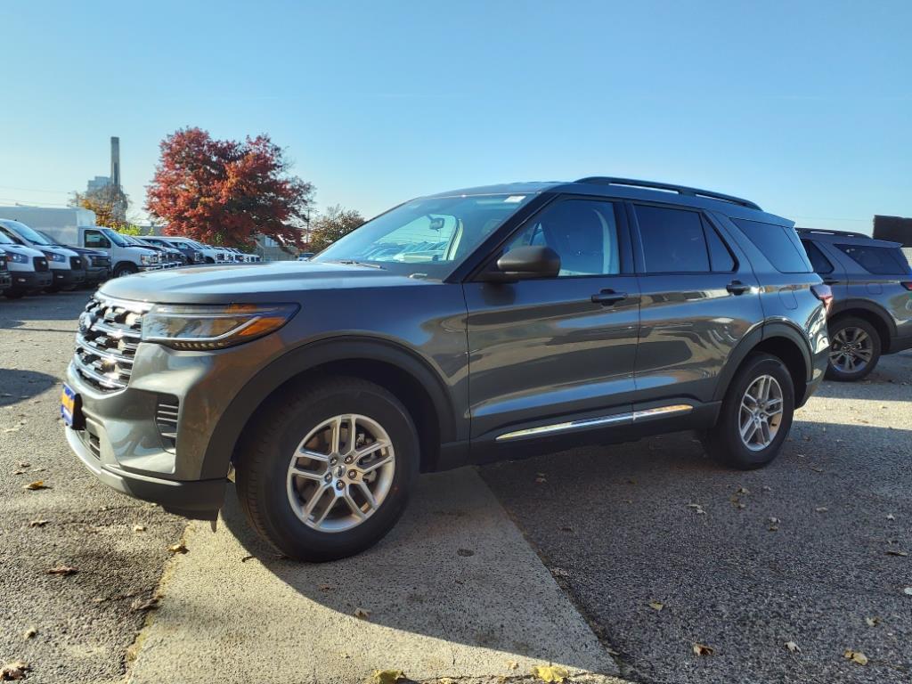 new 2025 Ford Explorer car, priced at $40,983