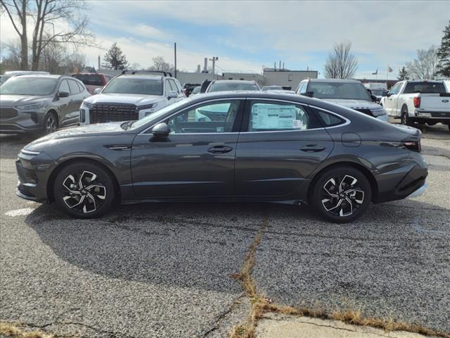 new 2025 Hyundai Sonata car, priced at $30,905