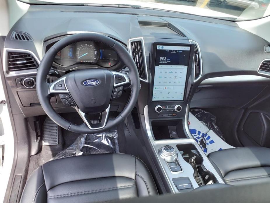 new 2024 Ford Edge car, priced at $43,072