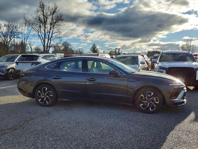 new 2025 Hyundai Sonata car, priced at $30,935