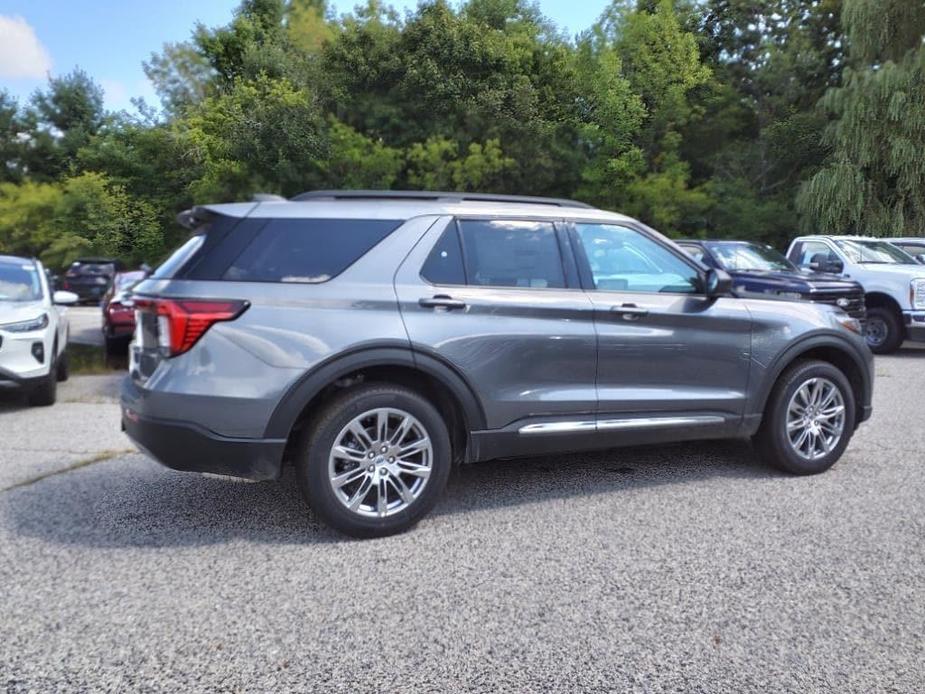 new 2025 Ford Explorer car, priced at $45,654