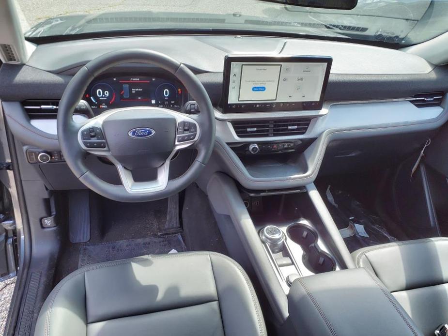 new 2025 Ford Explorer car, priced at $45,654