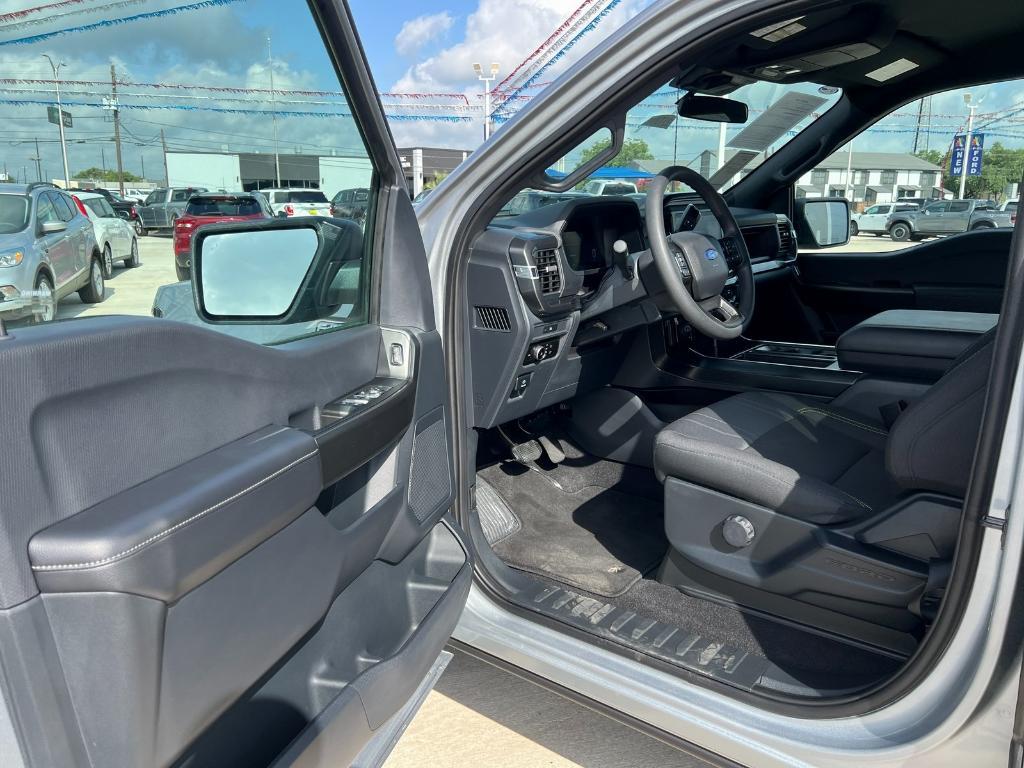 new 2025 Ford F-150 car, priced at $44,380