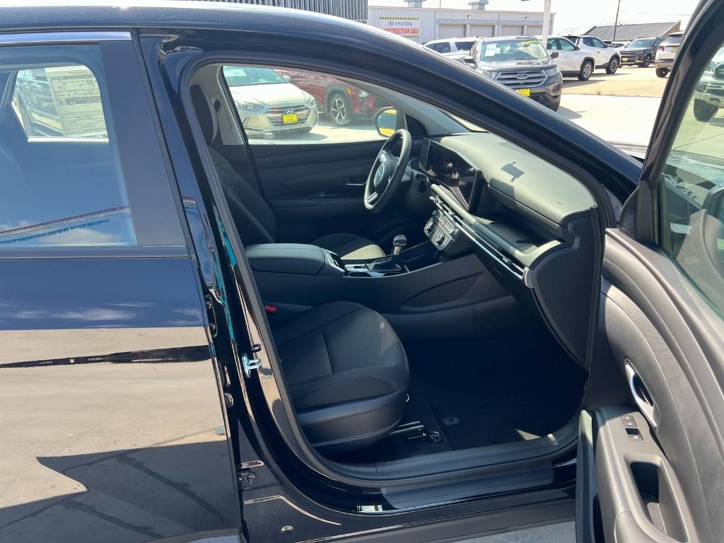 new 2025 Hyundai Tucson car, priced at $30,105