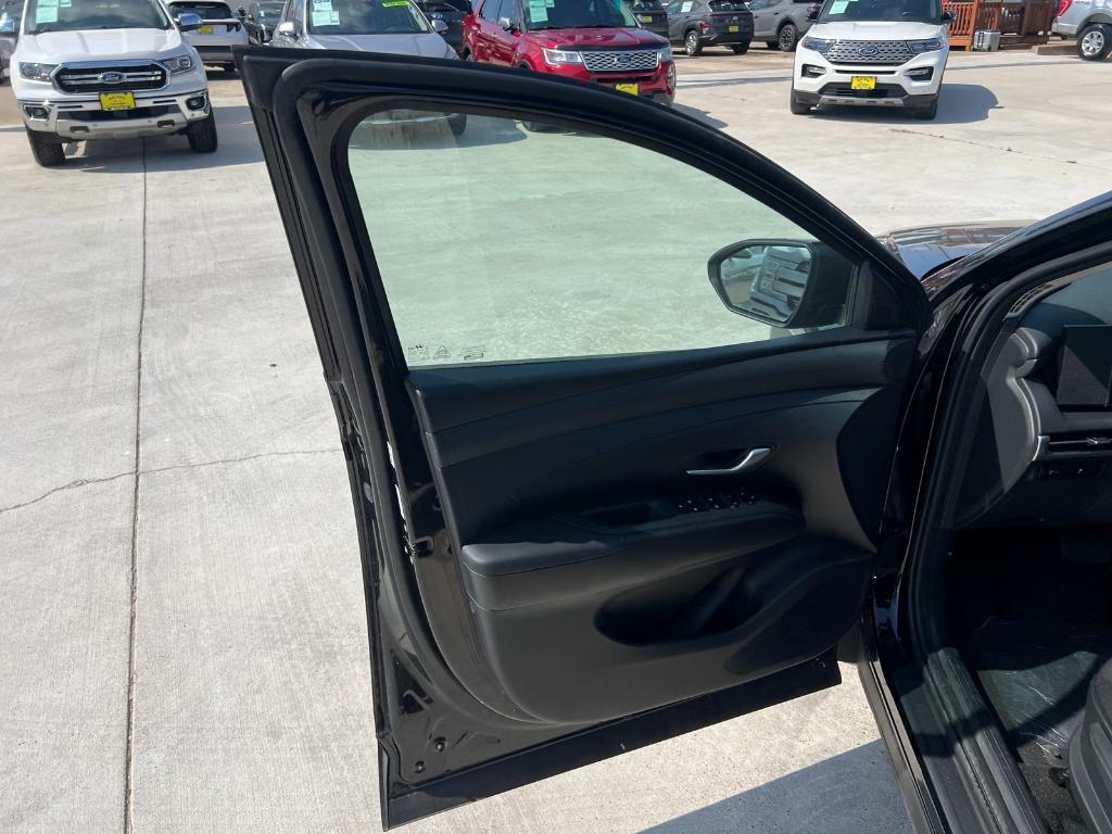 new 2025 Hyundai Tucson car, priced at $30,105