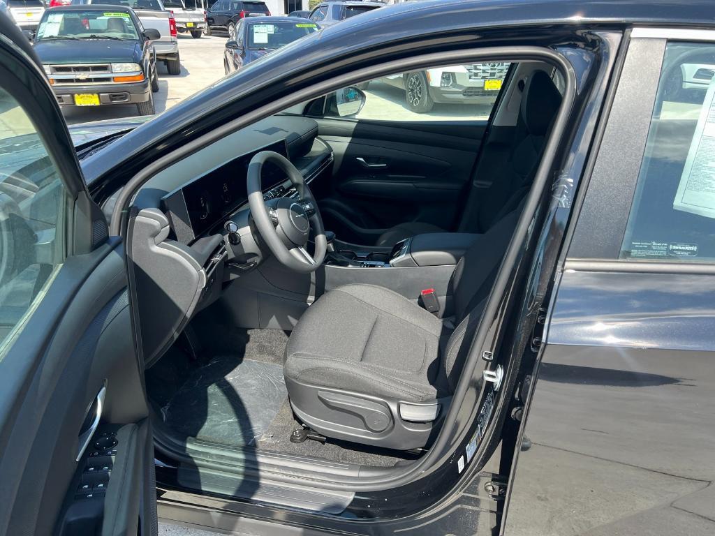 new 2025 Hyundai Tucson car, priced at $30,105