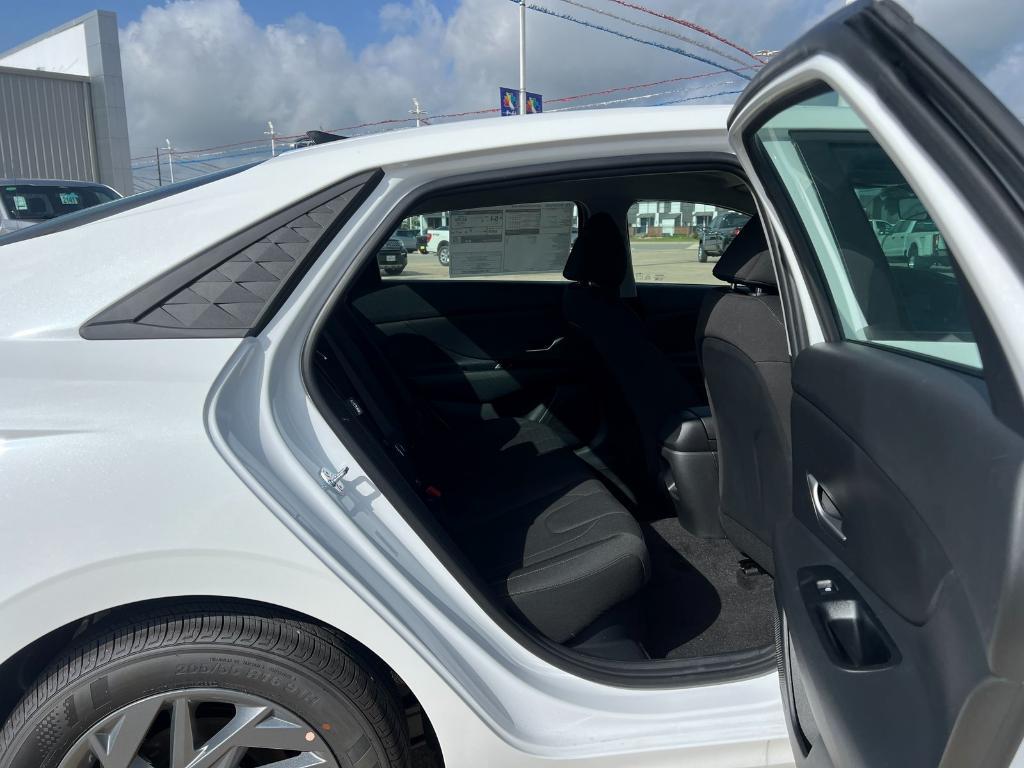 new 2025 Hyundai ELANTRA HEV car, priced at $27,138