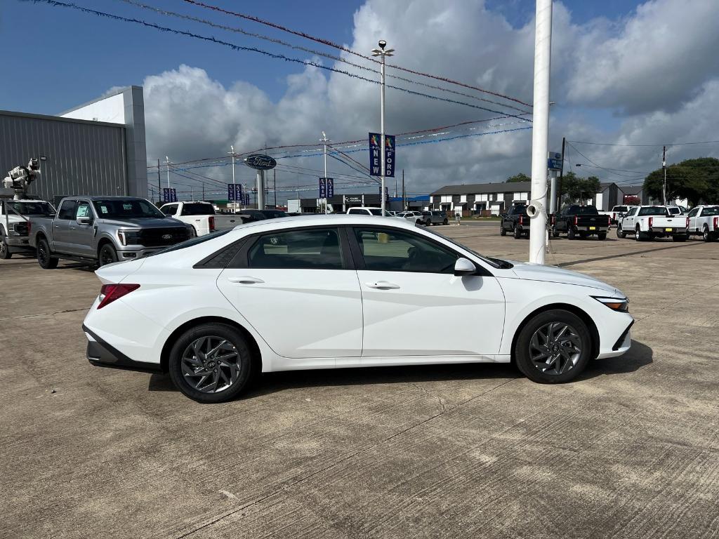 new 2025 Hyundai ELANTRA HEV car, priced at $27,138