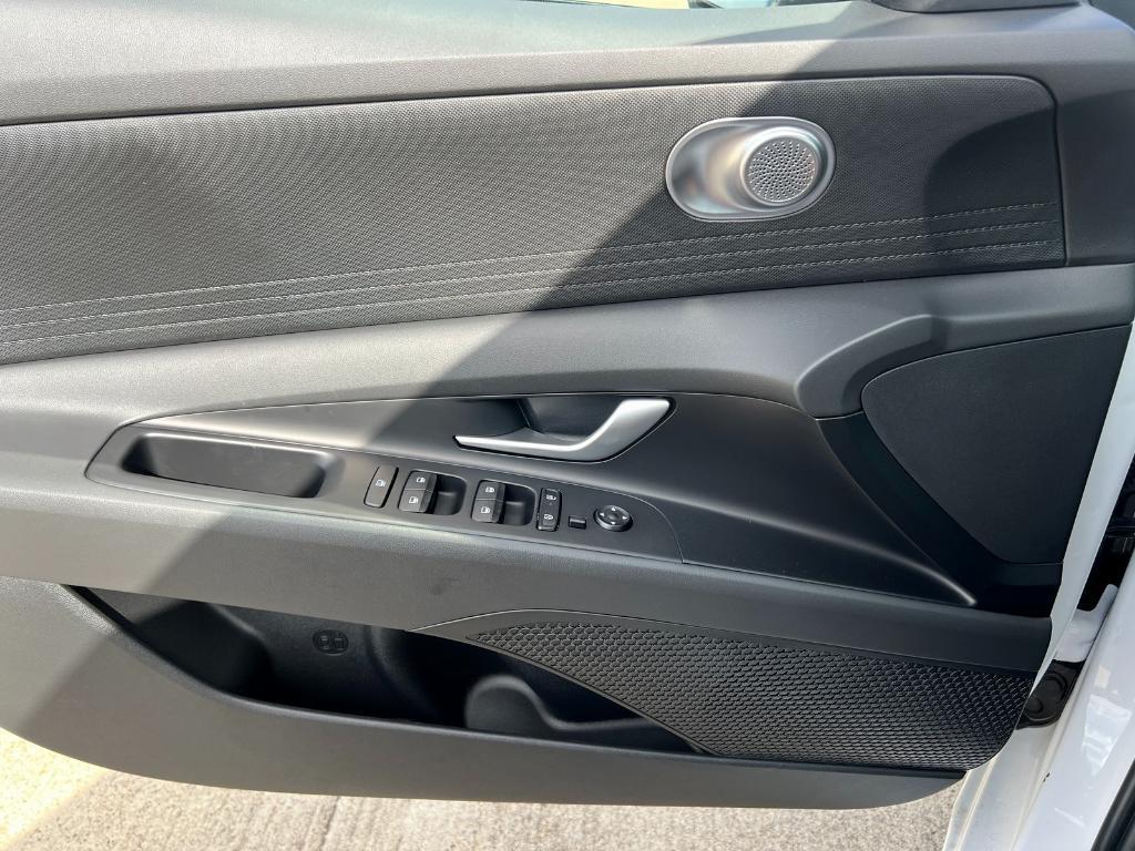 new 2025 Hyundai ELANTRA HEV car, priced at $27,138