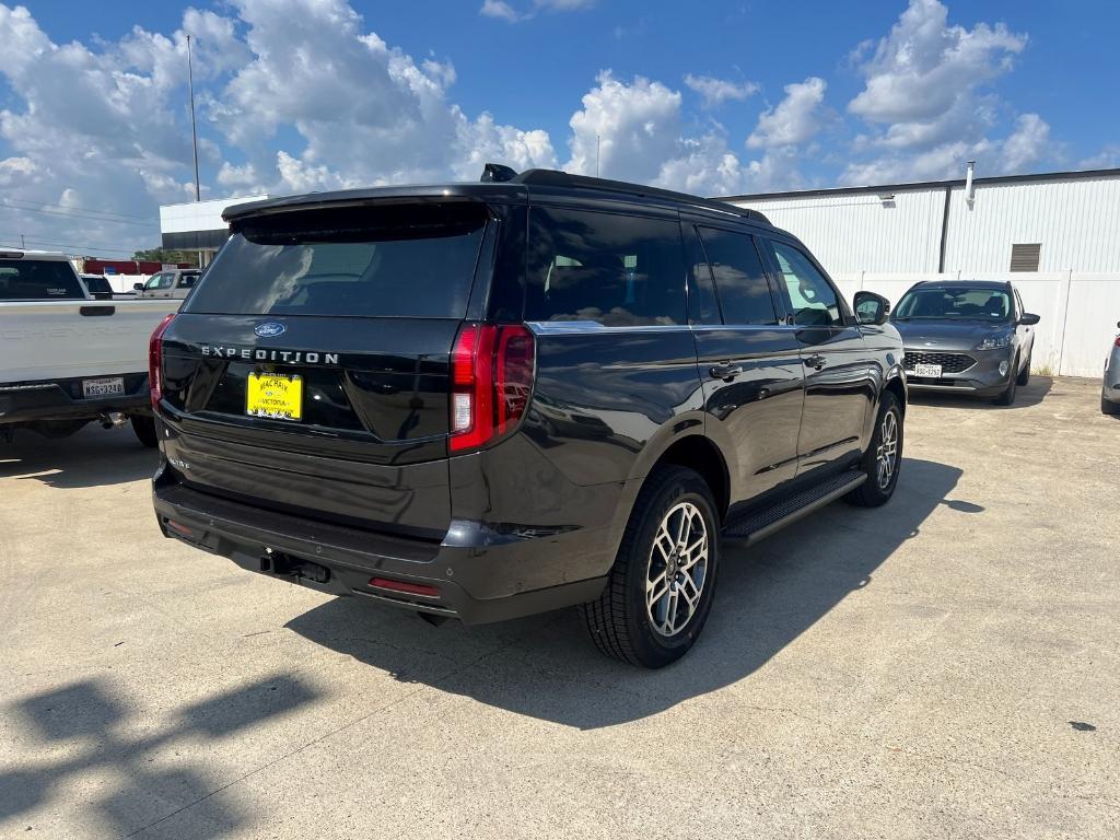 new 2025 Ford Expedition car, priced at $66,000