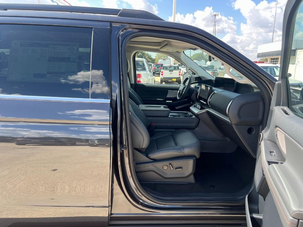 new 2025 Ford Expedition car, priced at $66,000