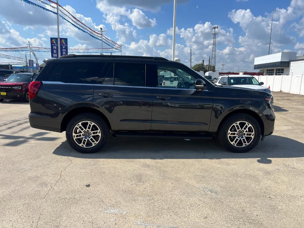 new 2025 Ford Expedition car, priced at $66,000