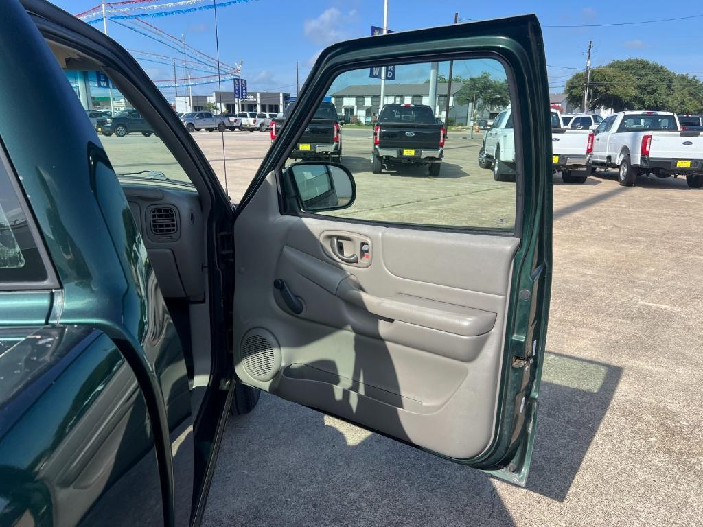 used 2002 Chevrolet S-10 car, priced at $9,987