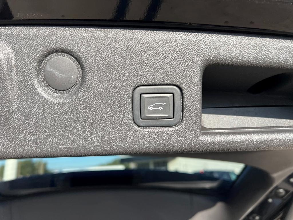 used 2023 Chevrolet Equinox car, priced at $22,856