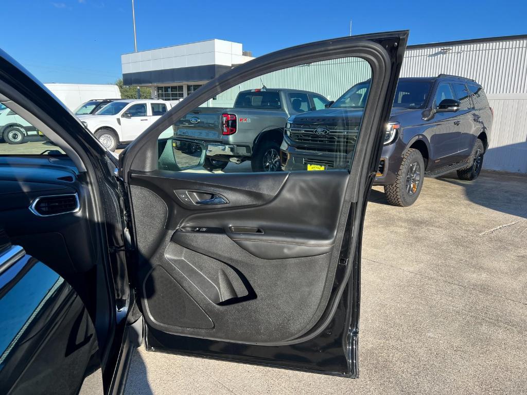 used 2023 Chevrolet Equinox car, priced at $22,856