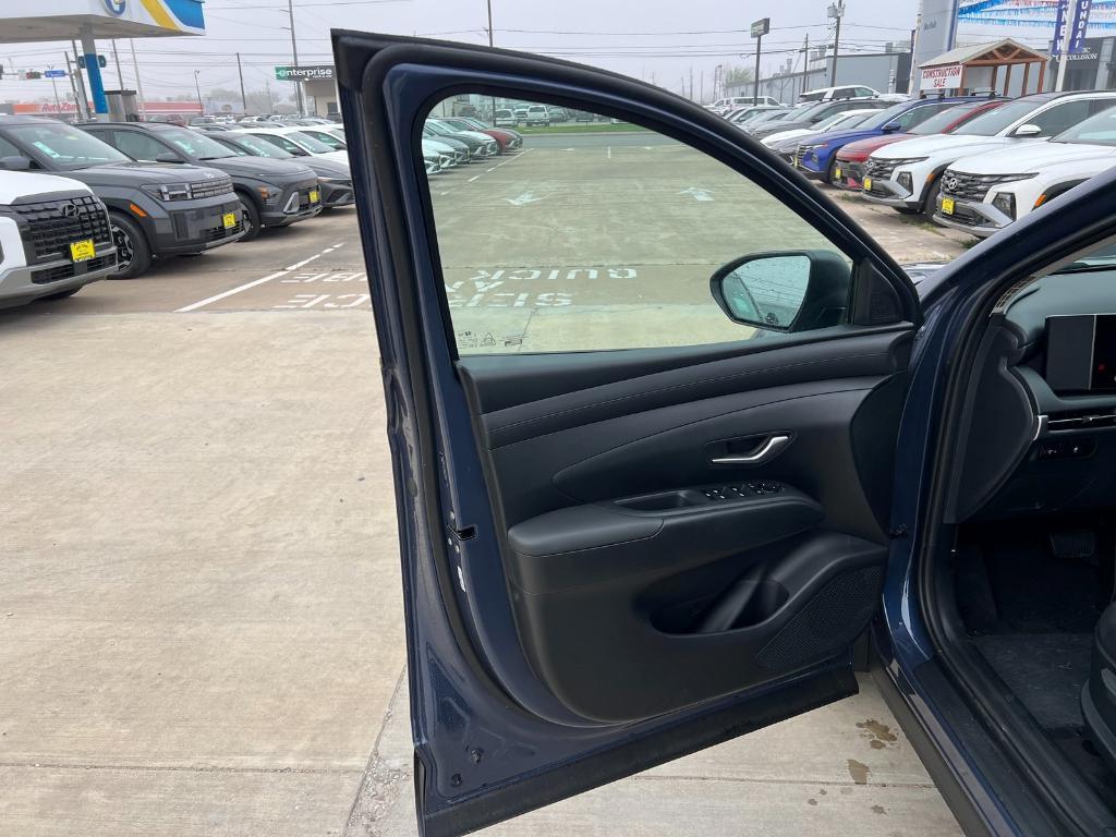 new 2025 Hyundai Tucson car, priced at $28,199