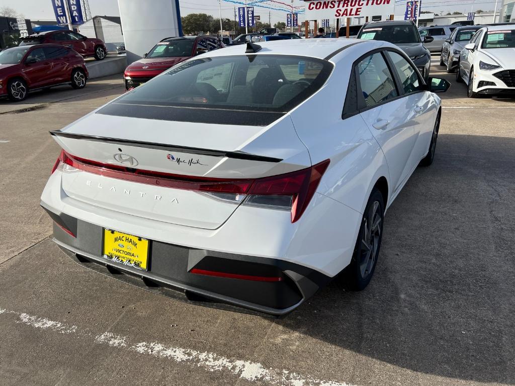 new 2025 Hyundai Elantra car, priced at $23,252
