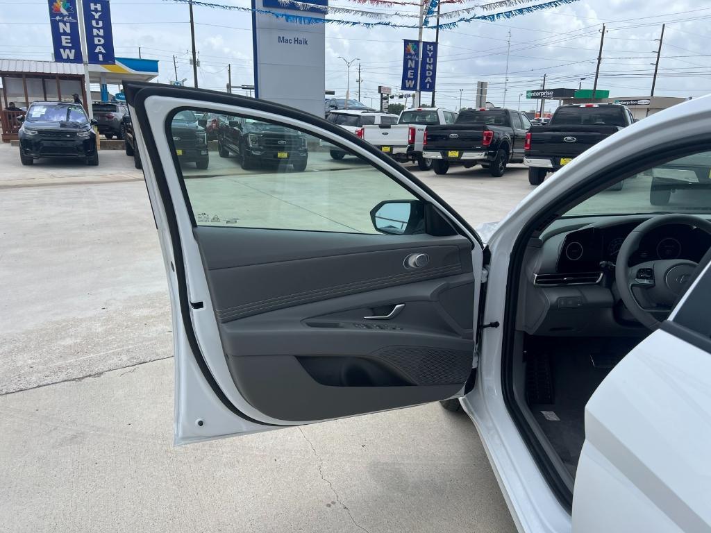 new 2025 Hyundai ELANTRA HEV car, priced at $28,748