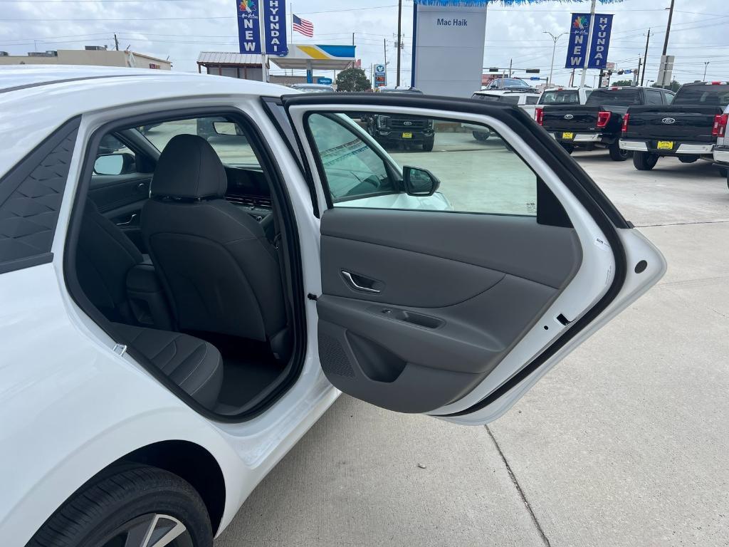 new 2025 Hyundai ELANTRA HEV car, priced at $28,748