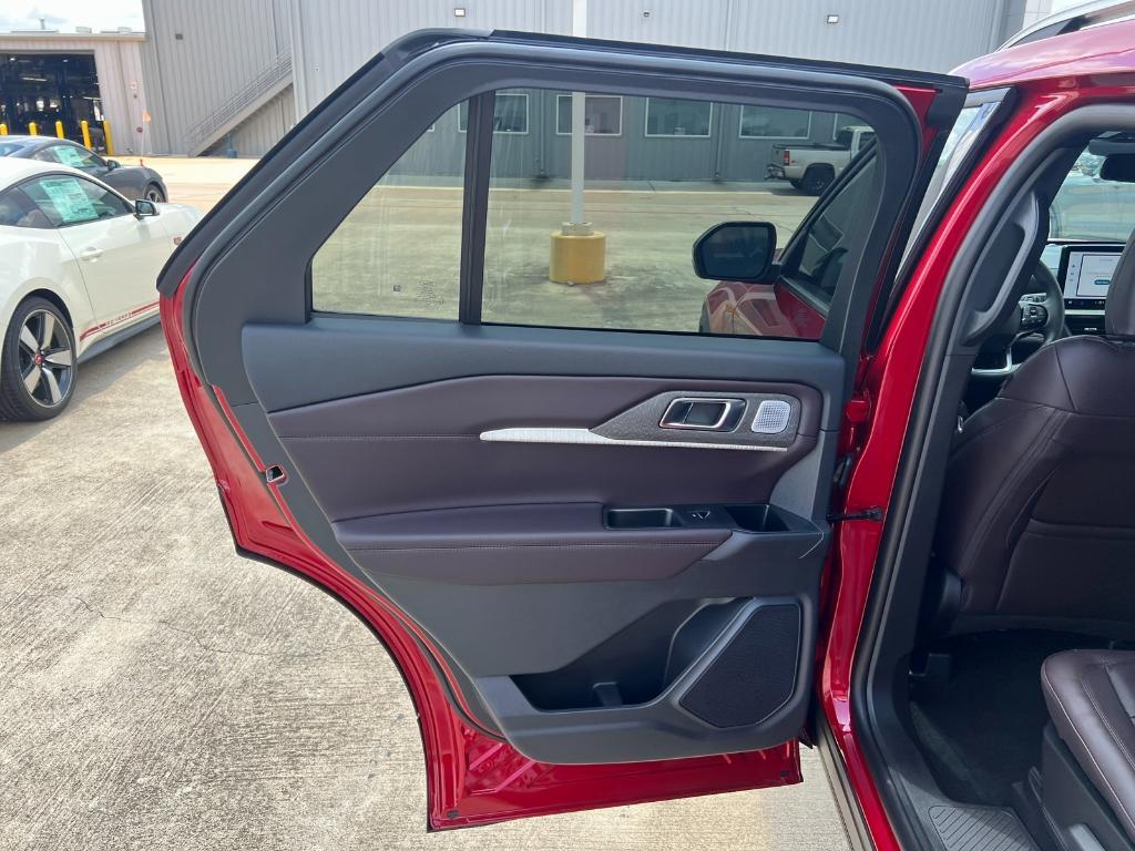 new 2025 Ford Explorer car, priced at $49,070