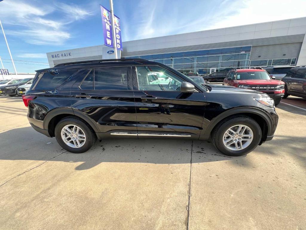 new 2025 Ford Explorer car, priced at $41,870