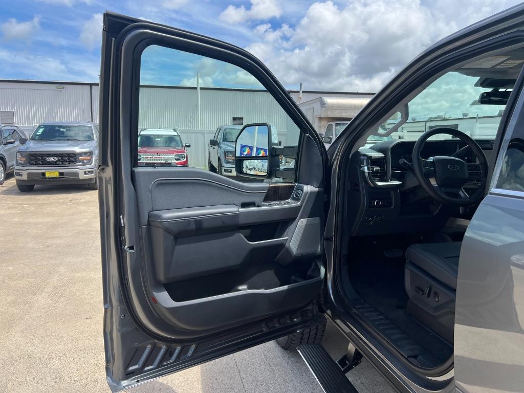 new 2025 Ford F-250 car, priced at $74,970
