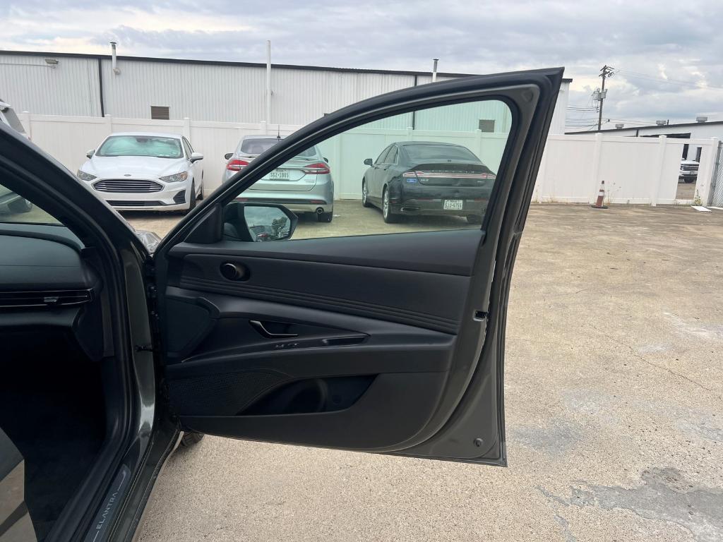 new 2025 Hyundai Elantra car, priced at $24,712