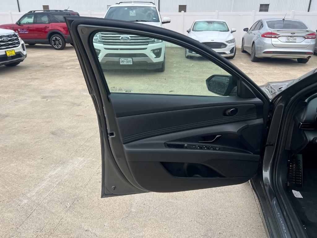 new 2025 Hyundai Elantra car, priced at $24,712