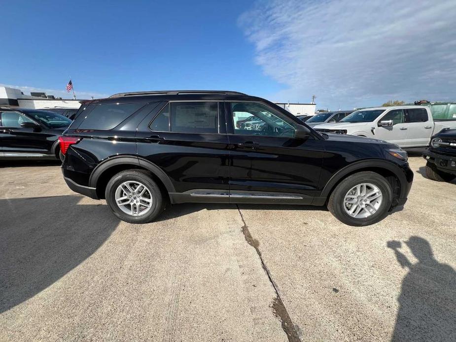 new 2025 Ford Explorer car, priced at $40,870